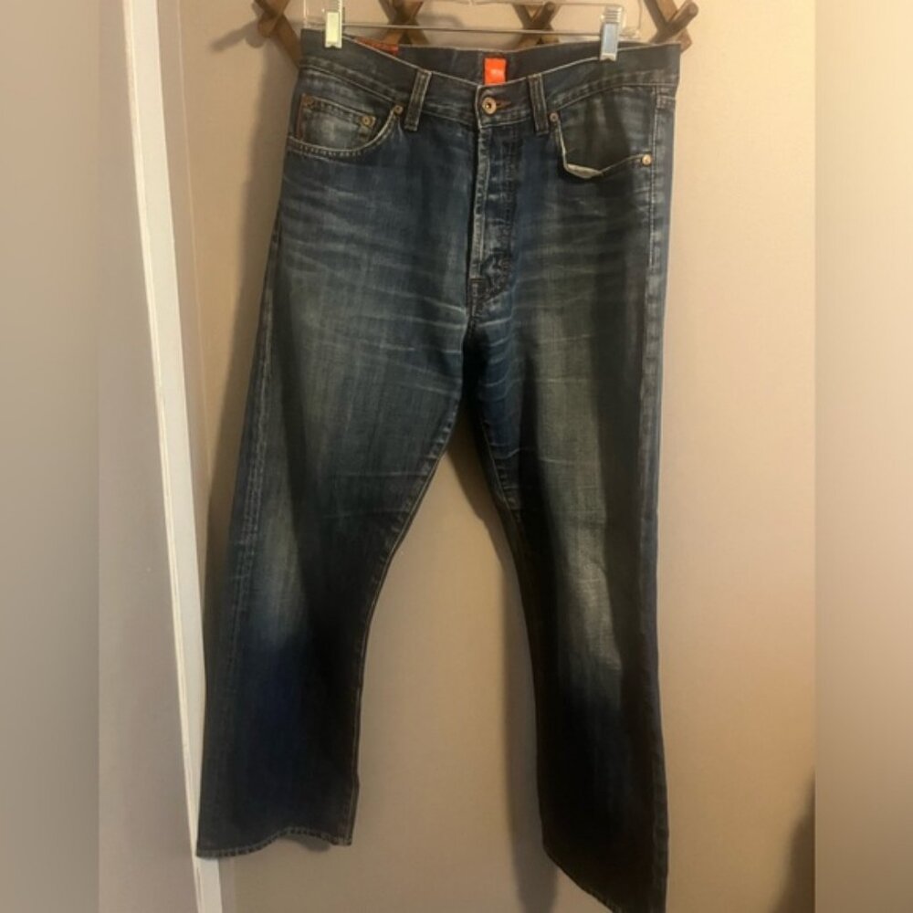 Hugo Boss denim blue washed colourway perfect worked in 33X32 buttonfly